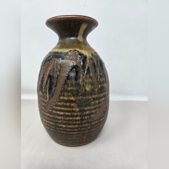 Studio Pottery Handmade Vase Signed Browns Tans & Black Tool Mark Accents - Picture 4 of 12